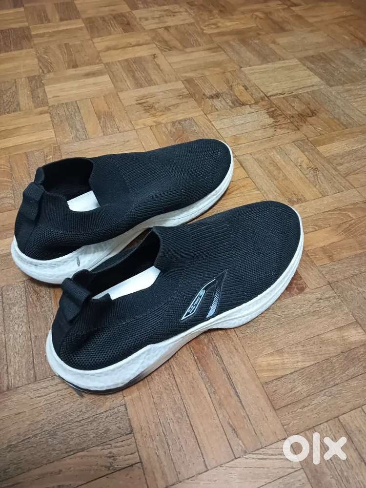 2 shoes in good condition. Used less than 4 months. Selling it Rs800