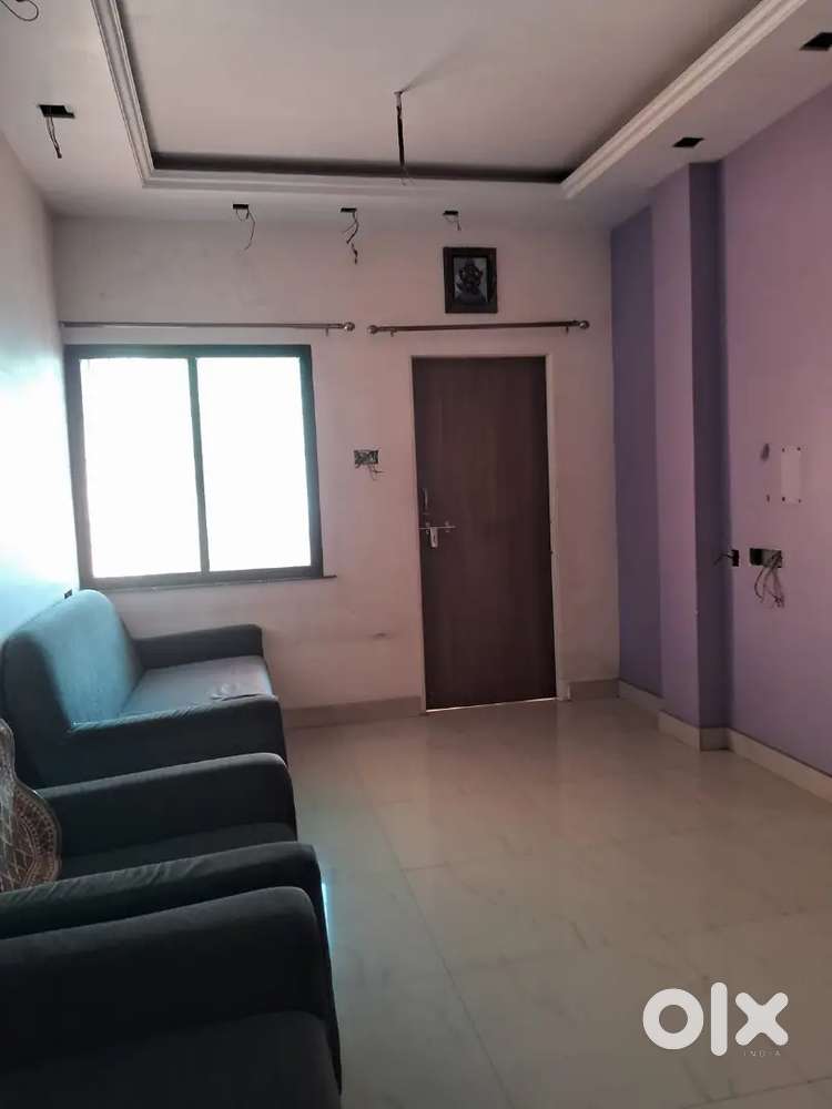 We are looking for female flatmates