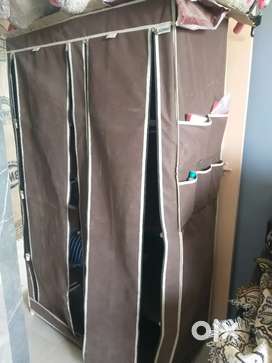 Foldable cloths cupboard