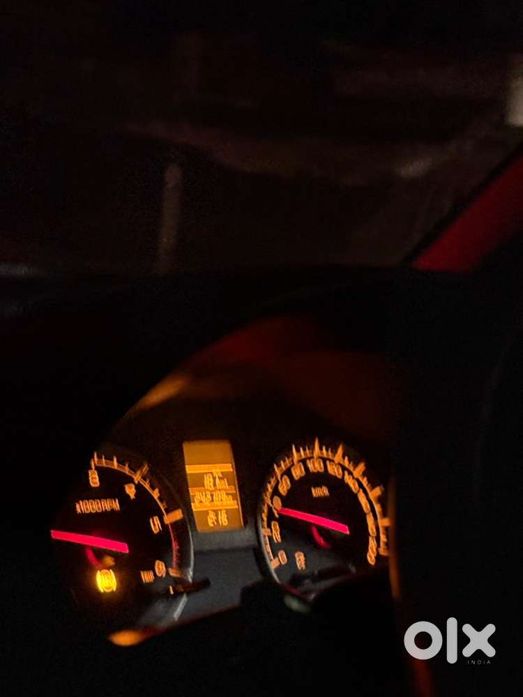 Street dress selling with car