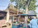 250 gaj house on road near priya cinema hall pillar881