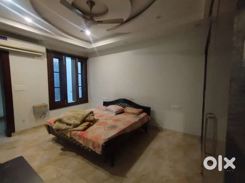 House for rent gandhi nagar 400 mtr walking distance pahalwan