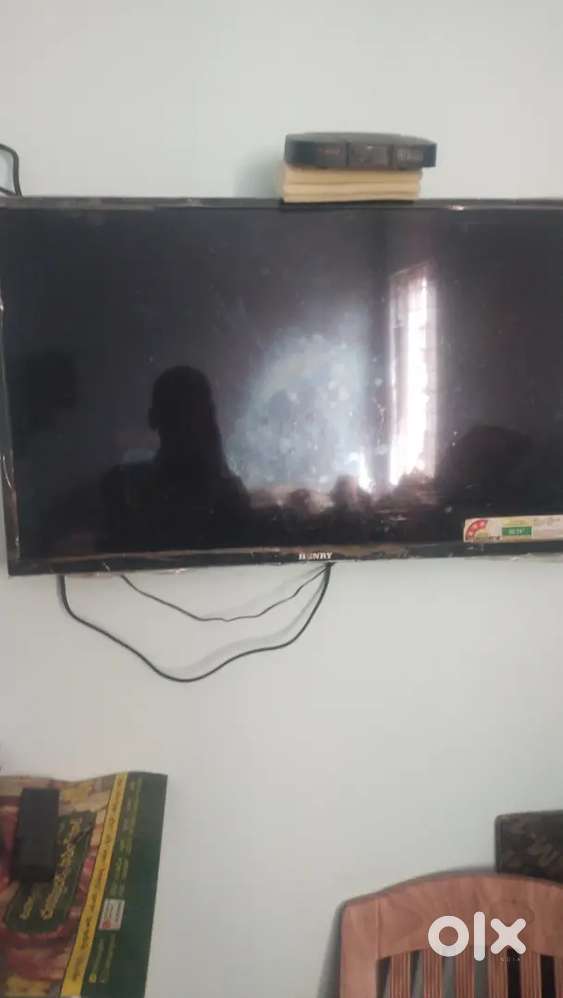 Digital Henry TV with  dish and remote