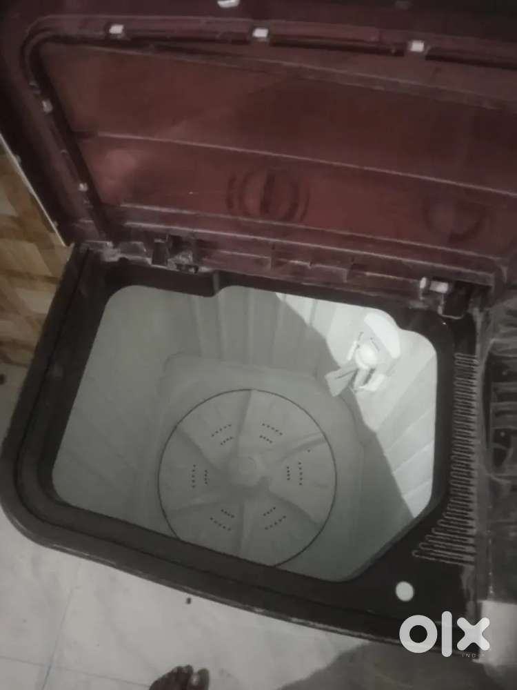 Second hand washing machin new good working