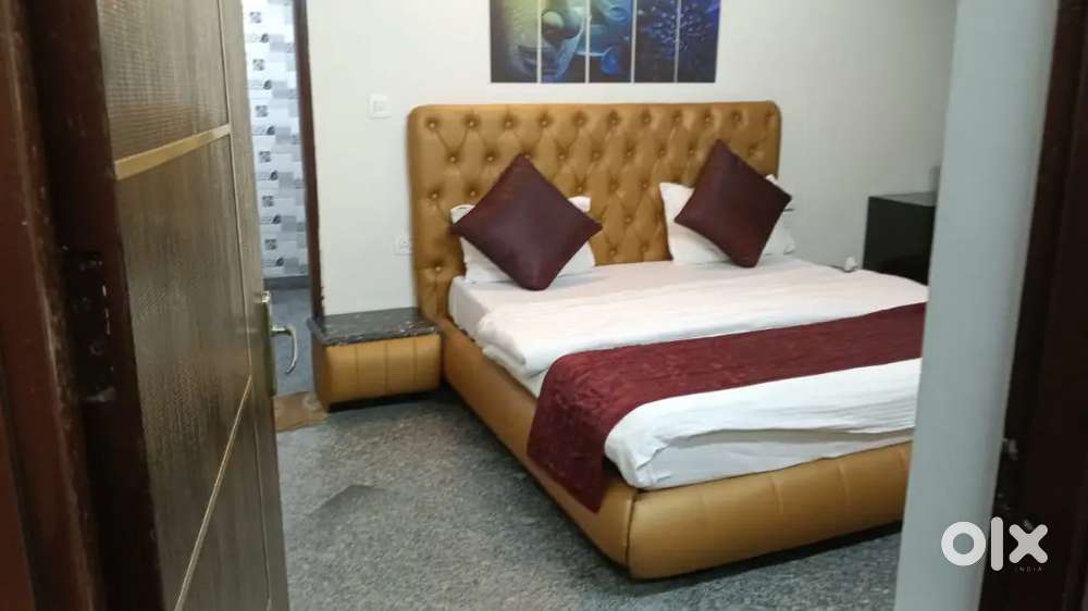 Booking clerk for hotel