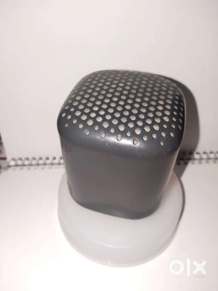 Phillips bt 2003 Bluetooth speaker