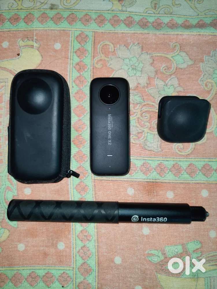 Insta360 One X2 5.7k 360 Camera Excellent condition+accessories Kit