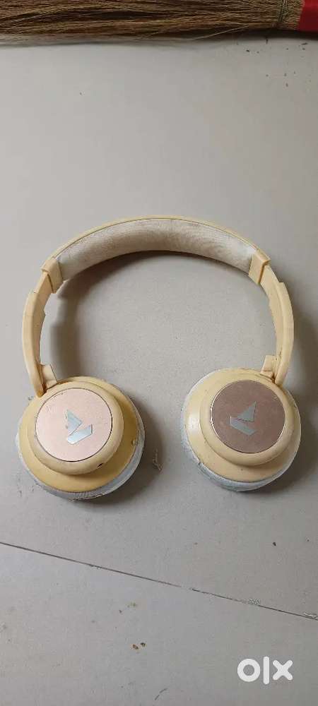 Boat Bluetooth Headphones