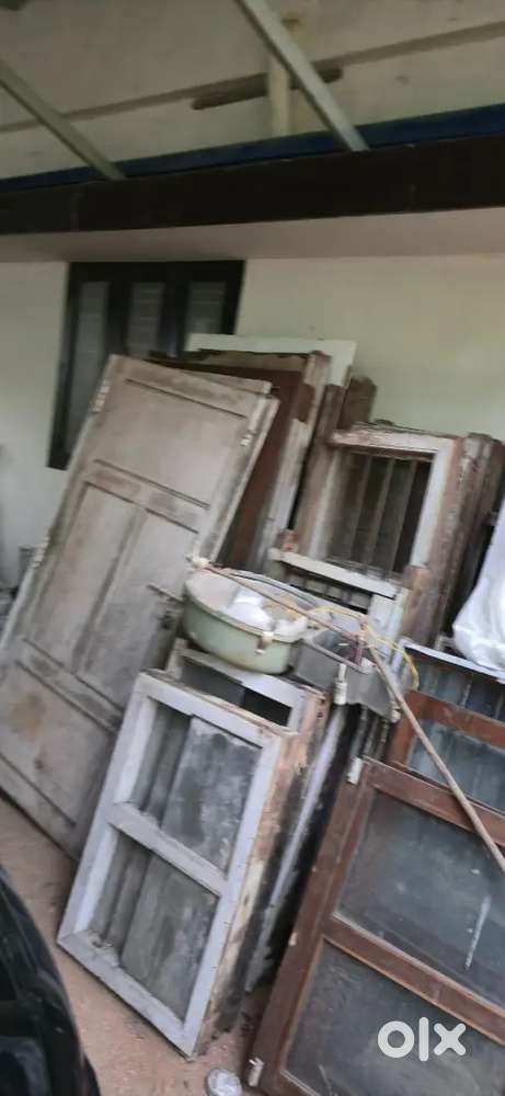 പഴയ കട്ടള ജന്നൽ മറ്റു തടികൾ വിൽപ്പനത്‌