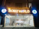 Sales person in mobile shop