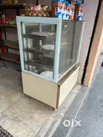 Cake counter for sale 3ft