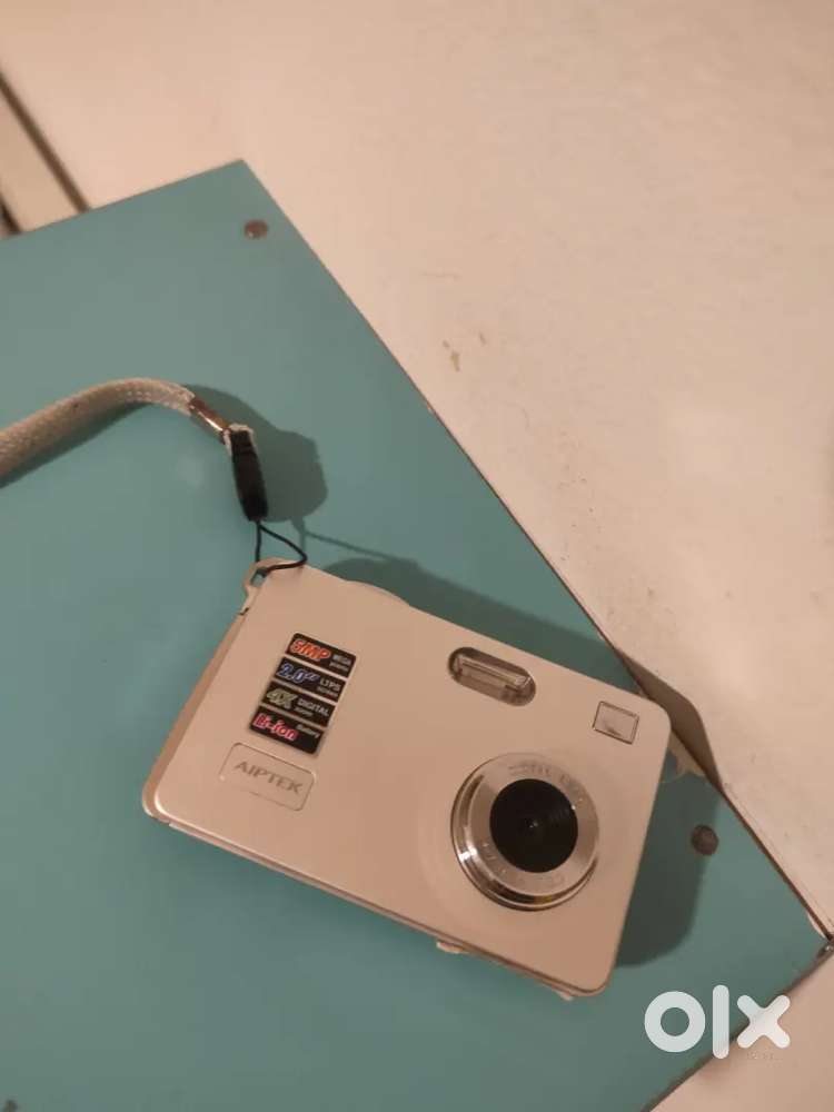 Aiptek 5MP Digital Camera with 2.0” LCD Screens