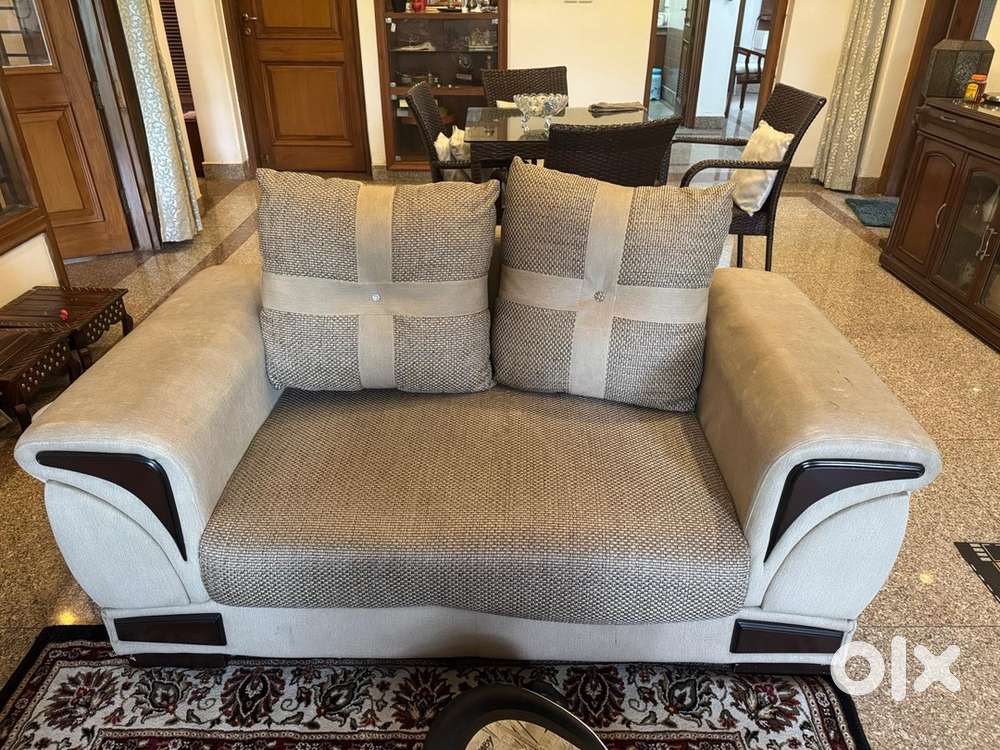 Complete sofa set 3+2+2