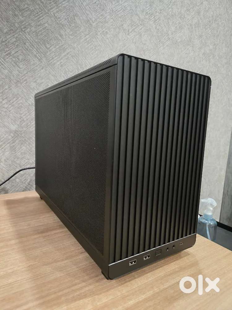 High End ITX Gaming PC (RTX 5070 Ti)