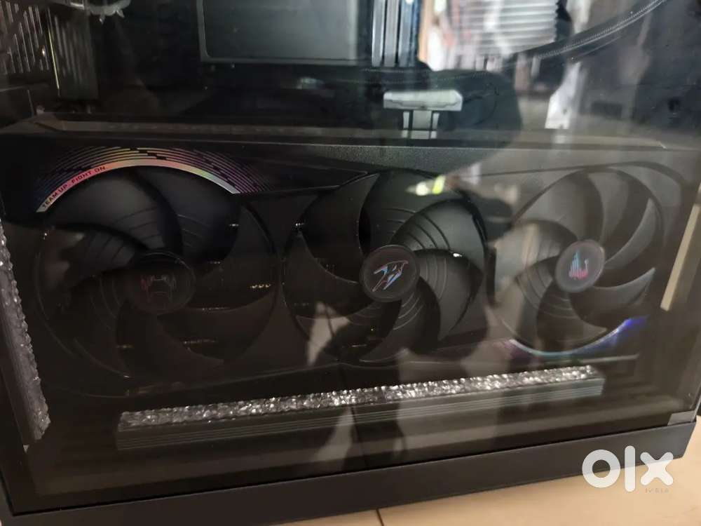 Nvidia Gigabyte Aorus Master RTX 5090 32 GB Graphics card rarely used