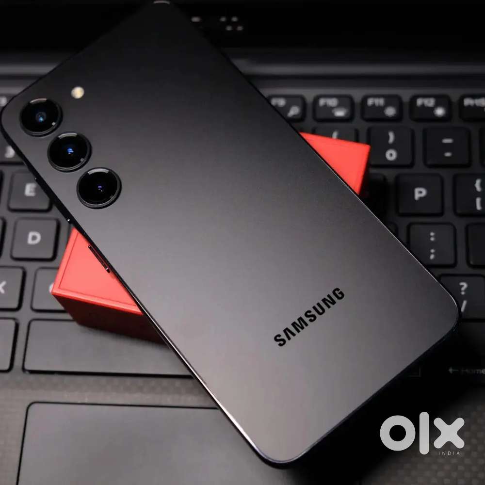Samsung galaxy s23.  Un tuch phone