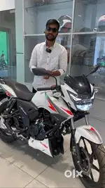 Apache rtr 160 2v white colour
