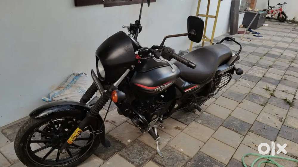 Avager 220 street  good condition second owner