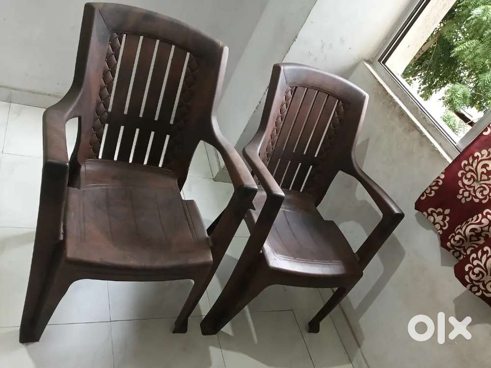 Palstic chair with good condition