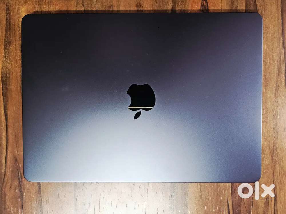 Macbook Air with Airpods