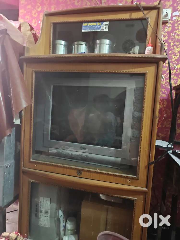 LG tv colored