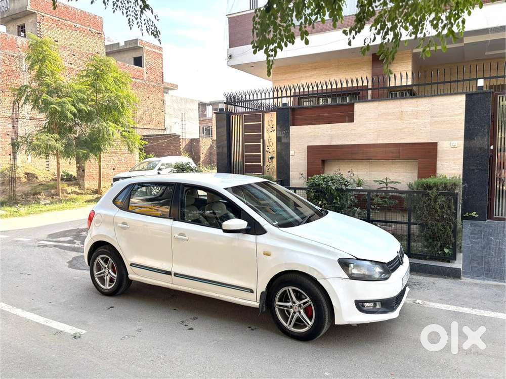 Volkswagen Polo 2011 petrol alloy wheels good condition