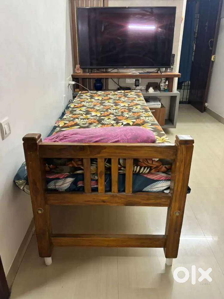 Wooden cot /wooden bed