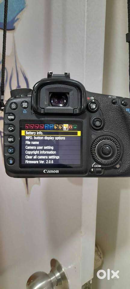 Canon DSLR Rebel T6 (1300D) & Canon 7D + kit lenses excellent working.