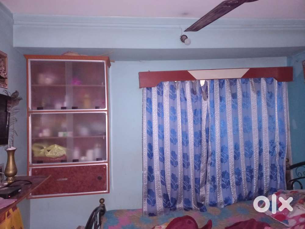 It has 1 bathroom, 1 Kitchen, I dining and 2 bedroom