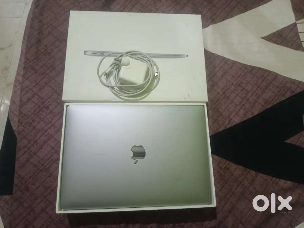 13-inch Macbook Air With Apple M1 chip