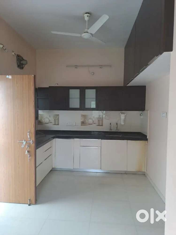 3BHK FLAT FOR RENT BESA PYARAMID CITY