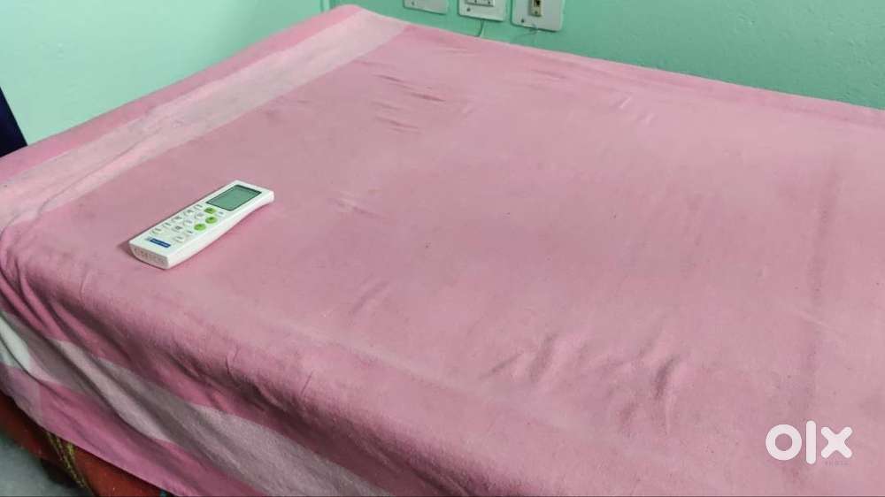 AC / Non AC Girls Sharing Premium Rooms