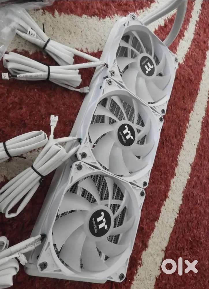Thermaltake TH360 Liquid cooler Snow