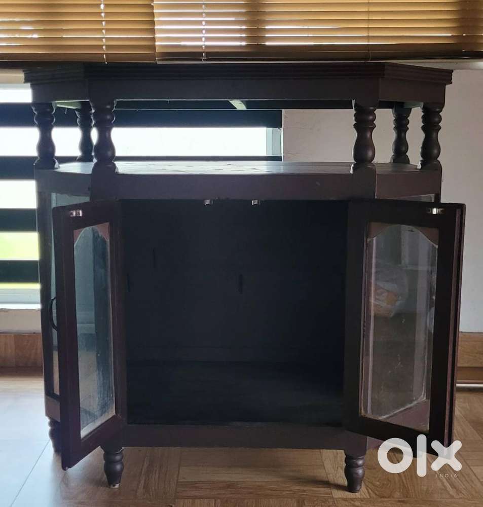 1no. wooden cupboard in good condition