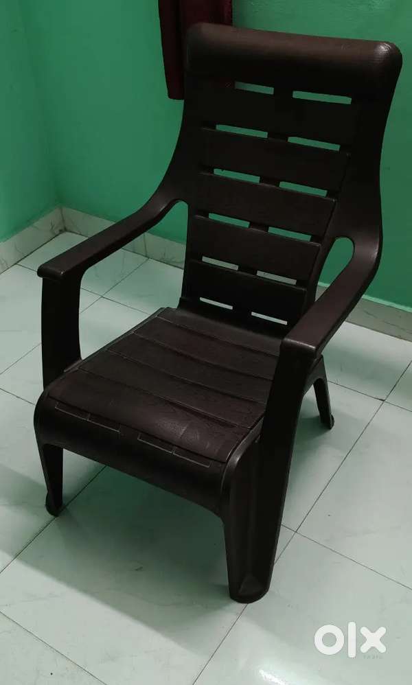 Nilkamal plastic chair
