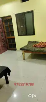 I want a female roomate only emloyee