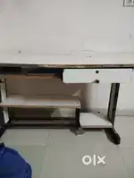 Computer table