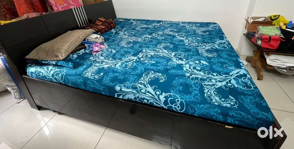 Bed with mattress - Good conditio