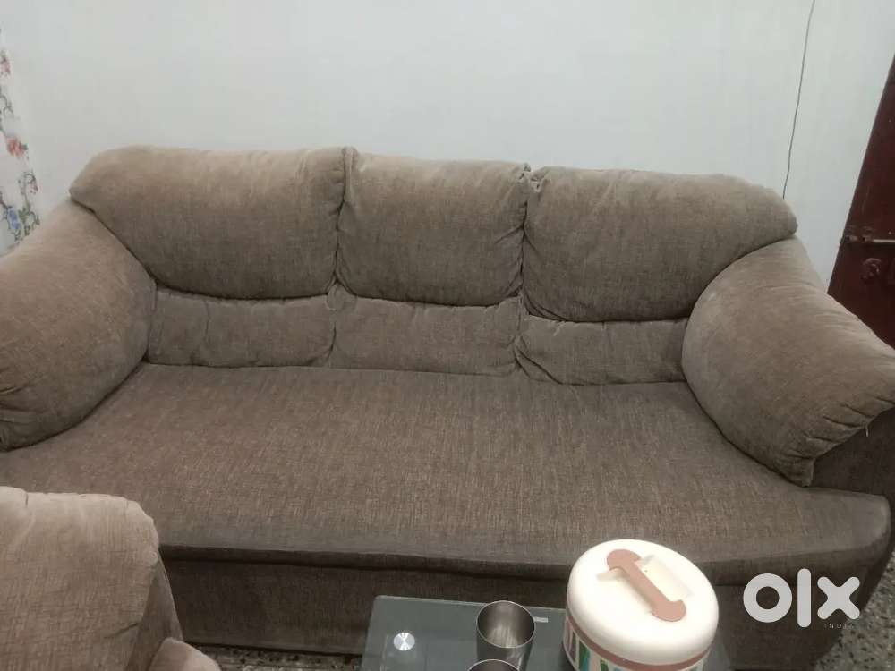 6 seater sofa urgent sale