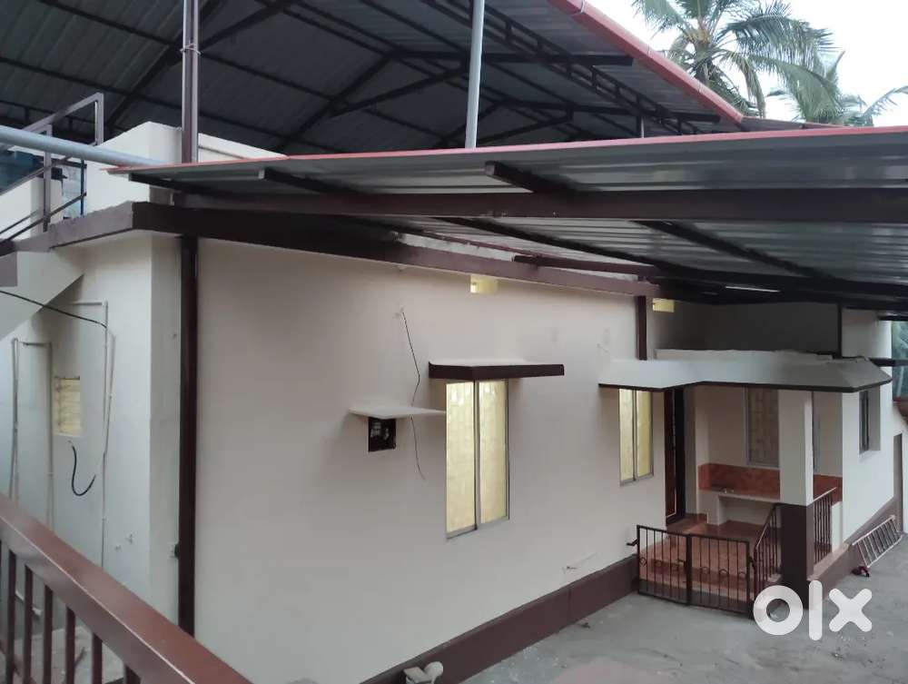 2 BHK Independent House with parking in Deralakatte