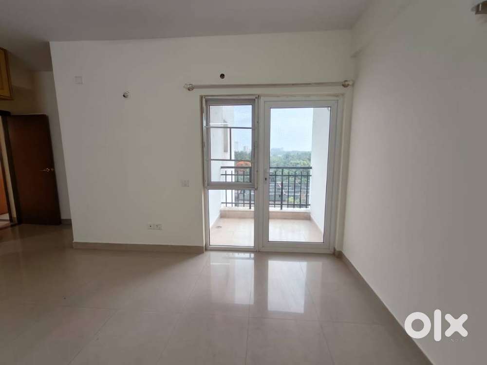 Semi-Furnished 3BHK Apartment for Lease in Prestige Wellington Park,