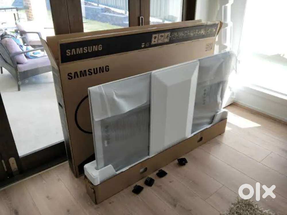 Smart led tv with 4K quality and 50% off