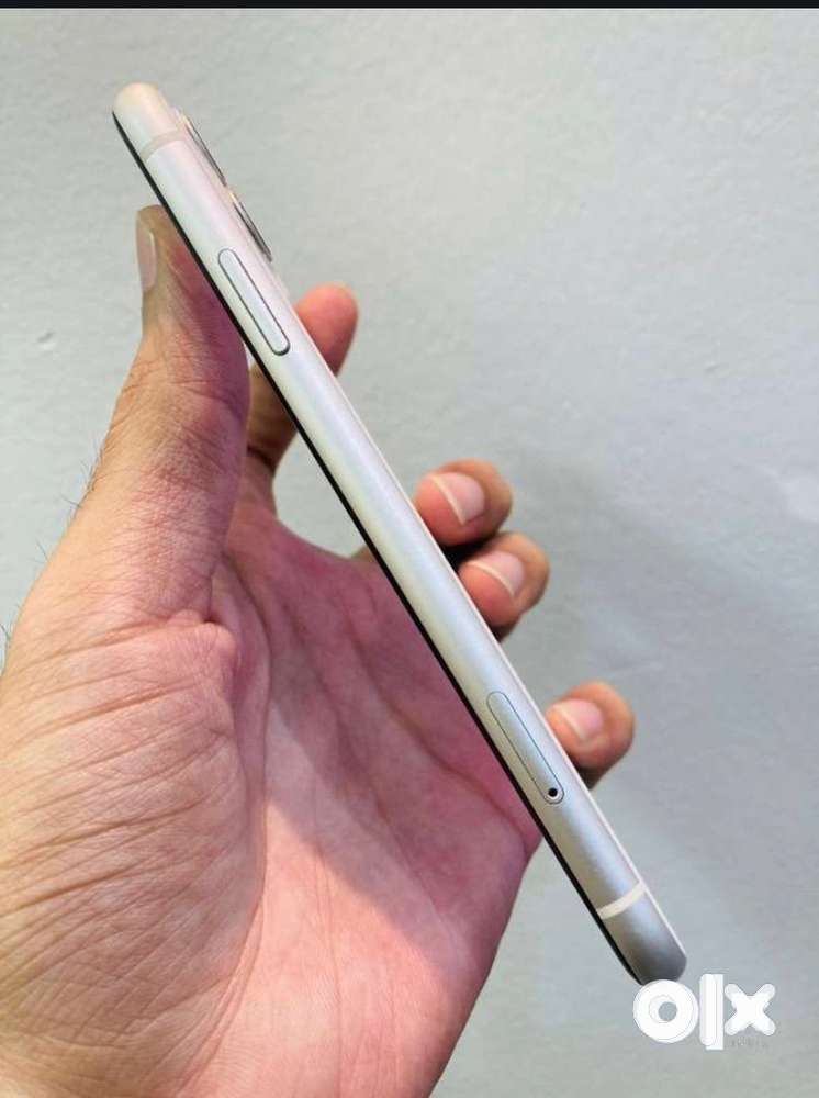 Iphone 11 Mobile Phone