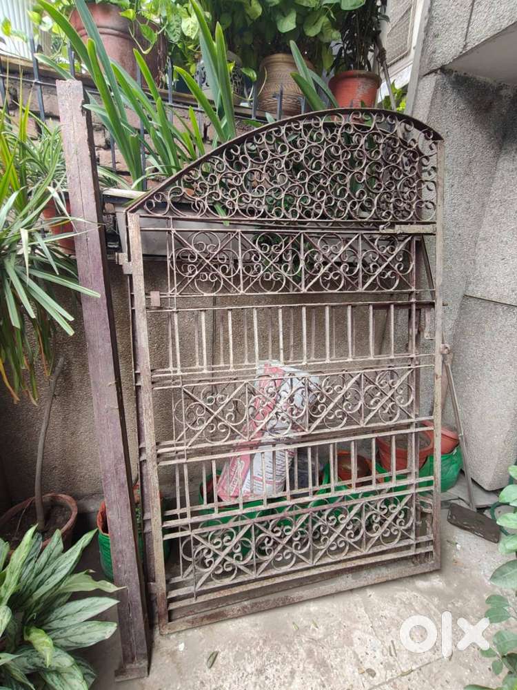 Designer Iron gate ( 6.5 feet x 4feet ) - 2 pieces
