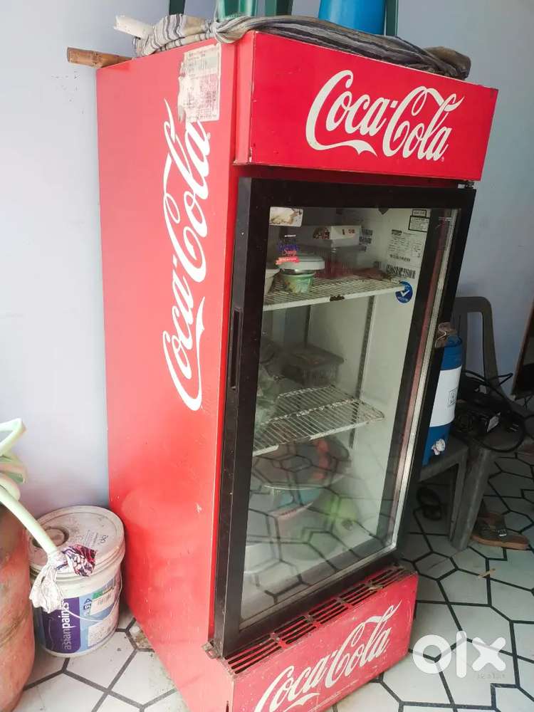Display fridge for shop