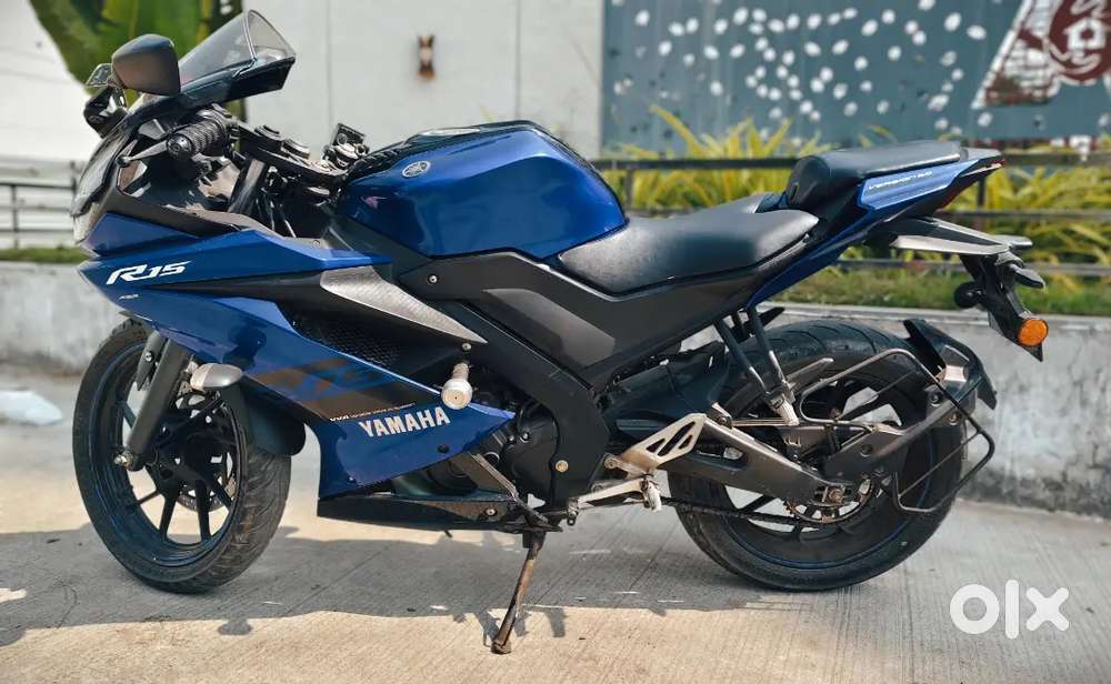 2020-MODEL 
YAMAHA R15 V3 
SHOWROOM CONDITION 
5 YEAR INSURANCE