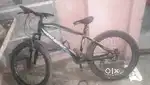 घरवाली साइकिल है और साइकिल काफी टाइम से खड़ी हुई है