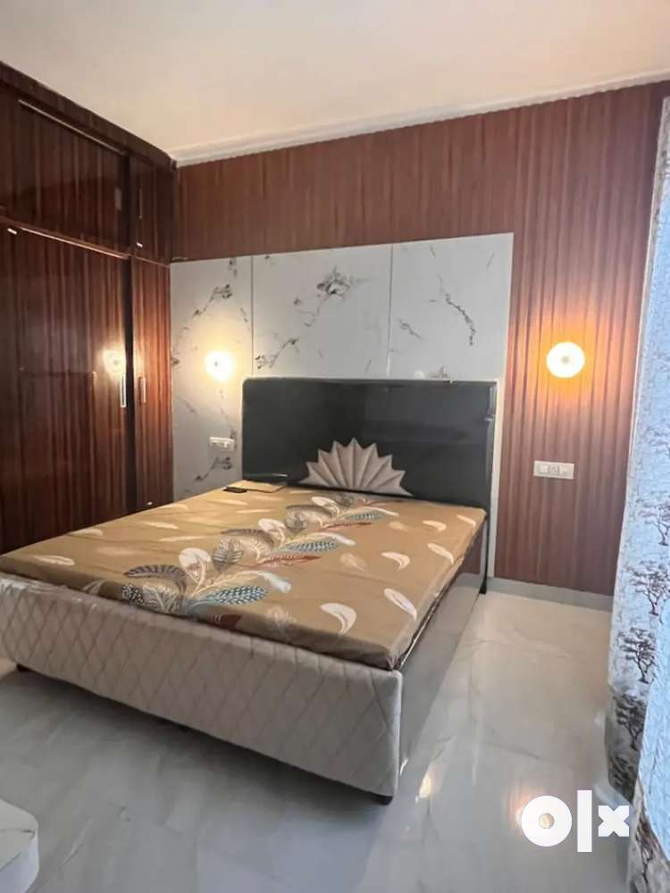 2bhk(onwerfree)fully luxurious flat available sec115 Gilco pam