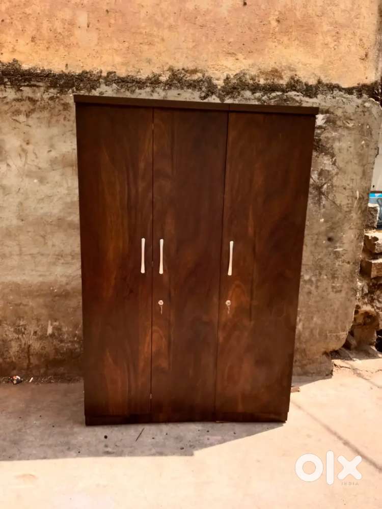 Brand new 3 door wardrobe 2+1
