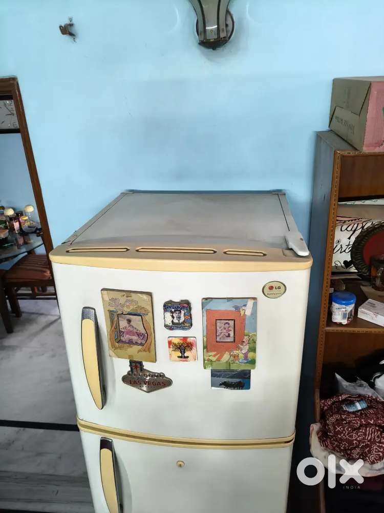 White LG double door fridge in working condition